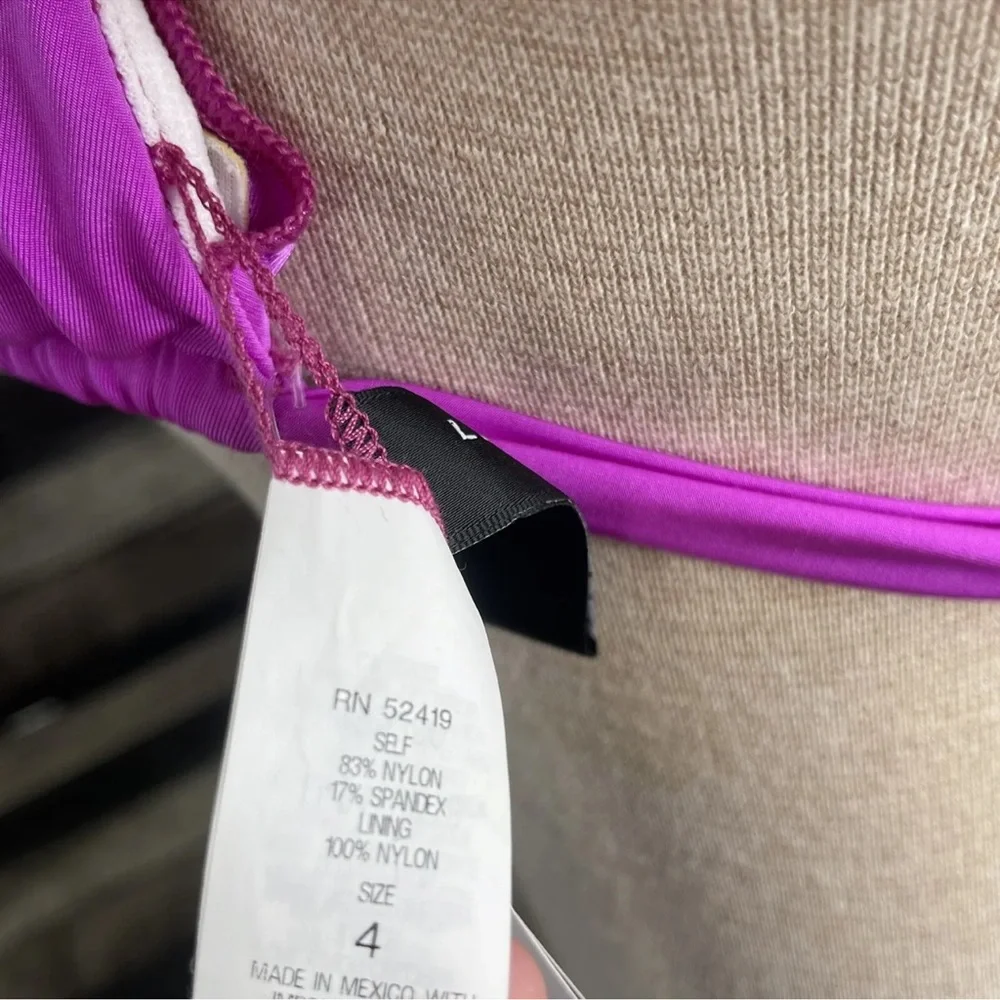 NEW La Blanca Swim Top Size 4‎ Halter Triangle Padded Cup Bikini Magenta Purple